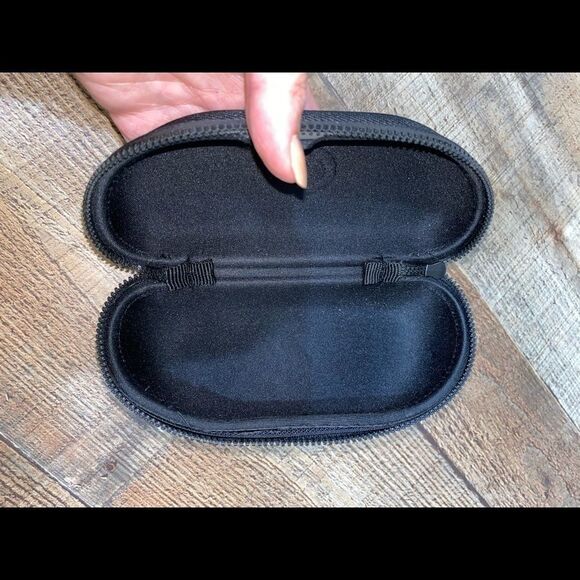 Costa sunglasses case  - Picture 4 of 6